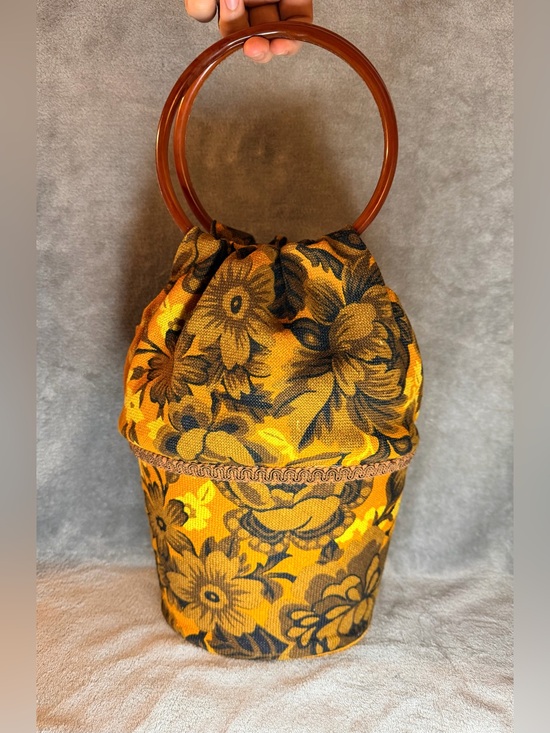 Handbags - 60s Homemade Floral Bucket Bag with Lucite Handles